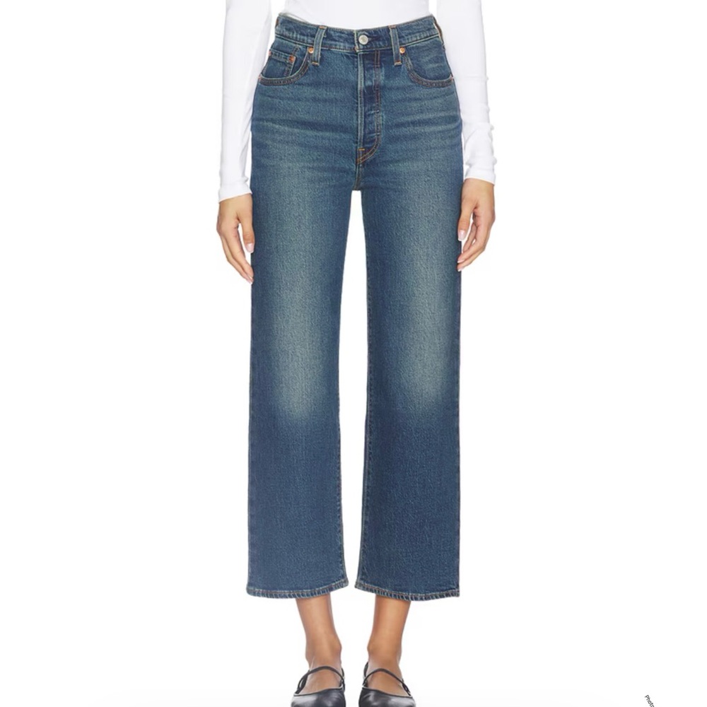 Levi's Jeans Women's 32 Blue Ribcage Straight Ankle LIKE NEW - Picture 2 of 10